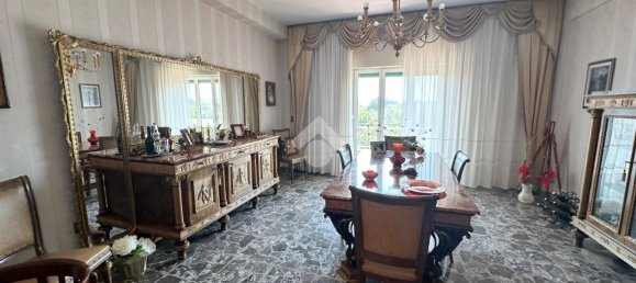 Apartamento de 4 habitaciónes en Foggia, Italy No. 176036 2