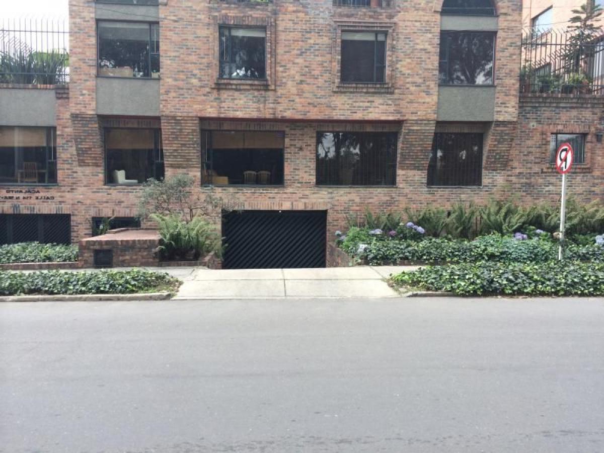 4 bedrooms House in Bogota, Colombia No. 12745