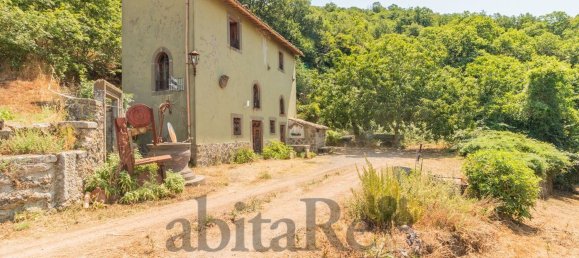 Дом с 6 комнатами в Монтефьясконе, Италия № 277787 9