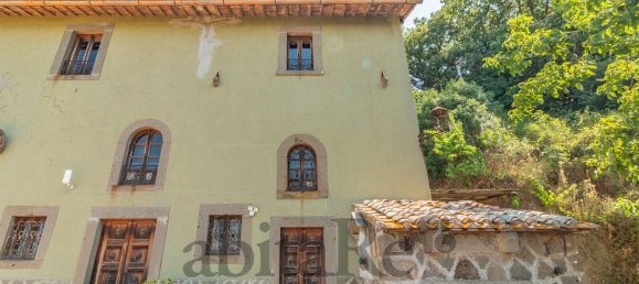 Дом с 6 комнатами в Монтефьясконе, Италия № 277787 10