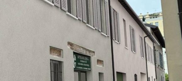 4-salle Appartement à Brescia, Italy No. 31383 16