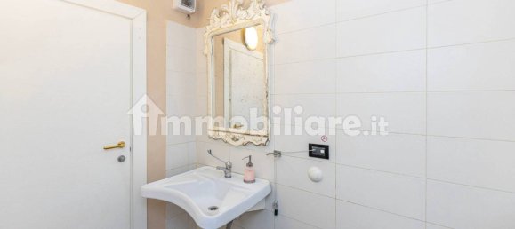 2 rooms Commercial property in Florence, Italy No. 38875 22