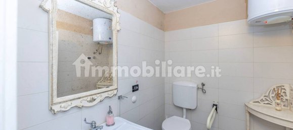 2 rooms Commercial property in Florence, Italy No. 38875 21