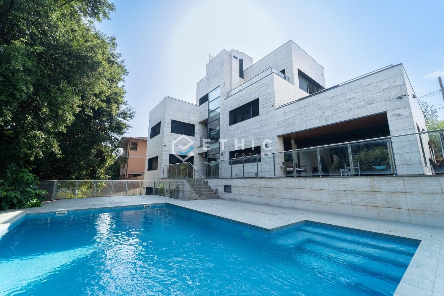 6 bedrooms Villa in Sant Cugat Del Valles, Spain No. 208434