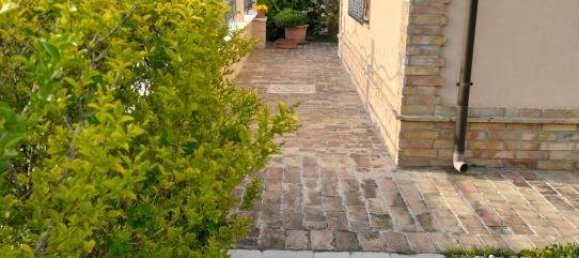 2 bedrooms Villa in Canosa Sannita, Italy No. 351218 2