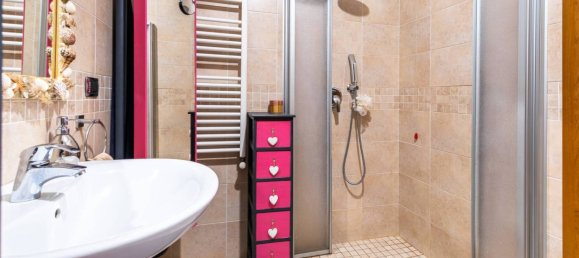 2 bedrooms Apartment in Turin, Italy No. 175576 19