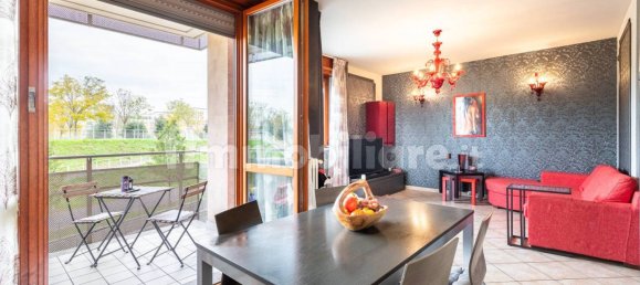 2 bedrooms Apartment in Turin, Italy No. 175576 2