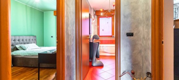 2 bedrooms Apartment in Turin, Italy No. 175576 8