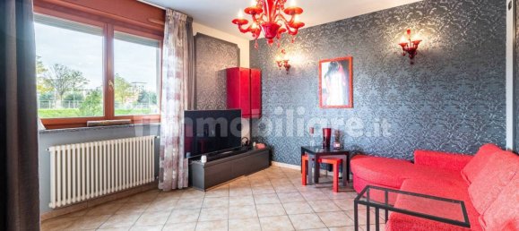 2 bedrooms Apartment in Turin, Italy No. 175576 3