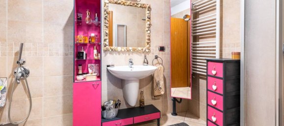 2 bedrooms Apartment in Turin, Italy No. 175576 12