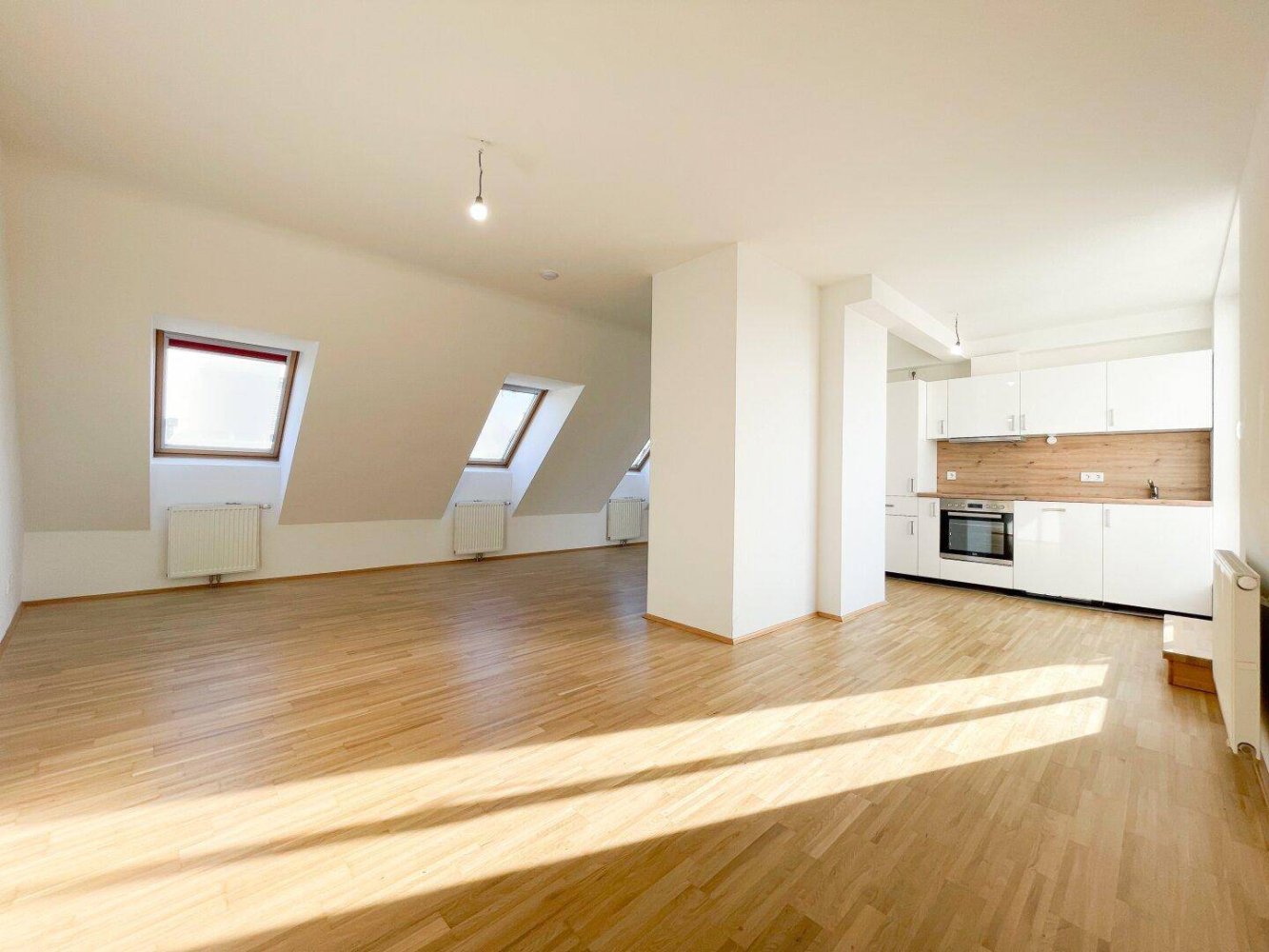 2 rooms Duplex in Hernals, Austria No. 183092