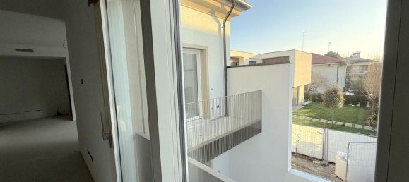 4 rooms Duplex in Castelfranco Veneto, Italy No. 40194 9