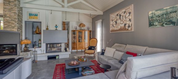 4 bedrooms House in Isere, France No. 327482 3