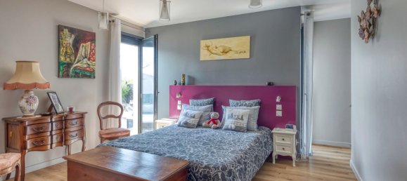 4 bedrooms House in Isere, France No. 327482 8