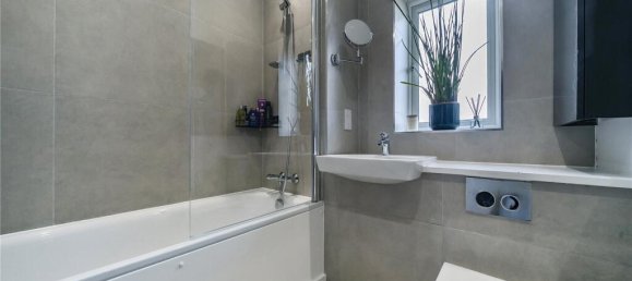 1 bedroom Apartment in Hounslow, United Kingdom No. 12234 8