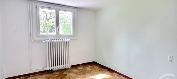 Casa de 4 dormitorios en Sezanne, France No. 71981 8