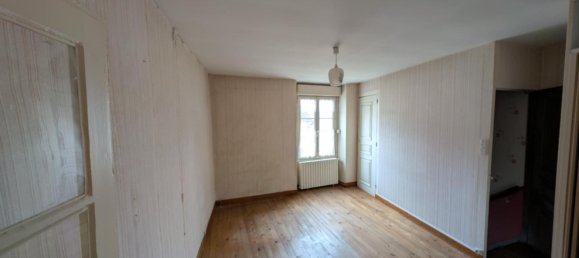 2 bedrooms House in Avoise, France No. 109820 3