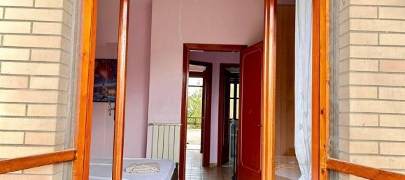 Casa de 3 habitaciónes en Ardea, Italy No. 29713 17