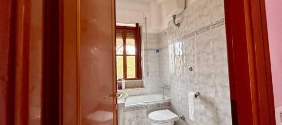 Casa de 3 habitaciónes en Ardea, Italy No. 29713 18