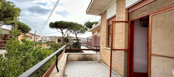 Casa de 3 habitaciónes en Ardea, Italy No. 29713 22