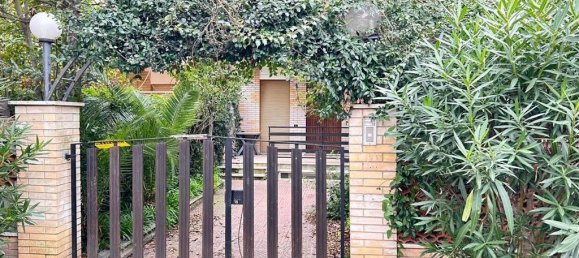 Casa de 3 habitaciónes en Ardea, Italy No. 29713 7