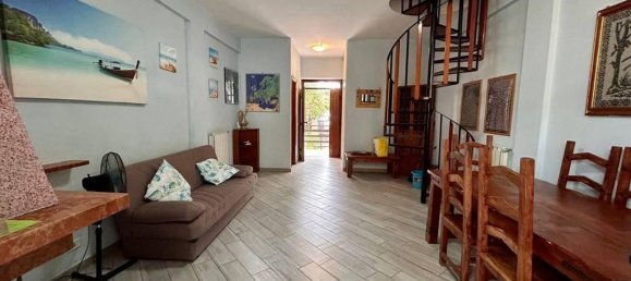 Casa de 3 habitaciónes en Ardea, Italy No. 29713 5