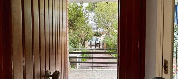 Casa de 3 habitaciónes en Ardea, Italy No. 29713 8