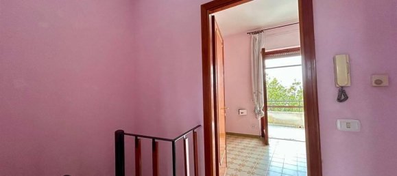 Casa de 3 habitaciónes en Ardea, Italy No. 29713 16