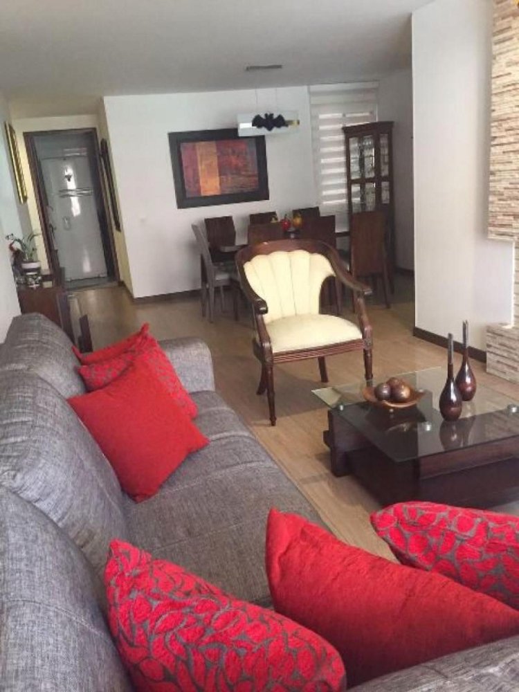 Дом с 4 спальнями в Богота, Колумбия № 13302