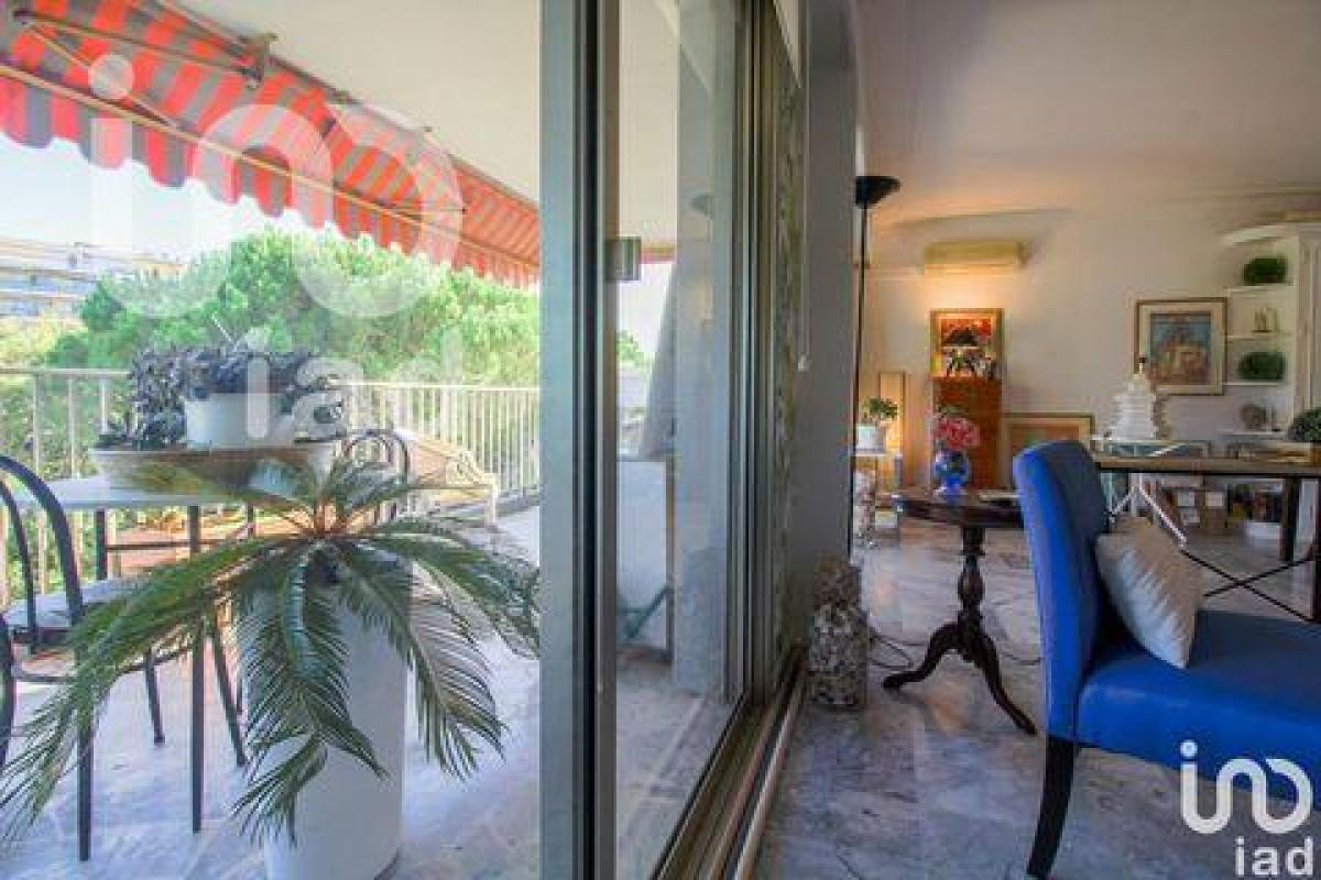 Studio in the Condo in Cannes, France No. 15524