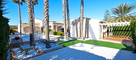 Villa de 5 dormitorios en Torrevieja, Spain No. 4909 4