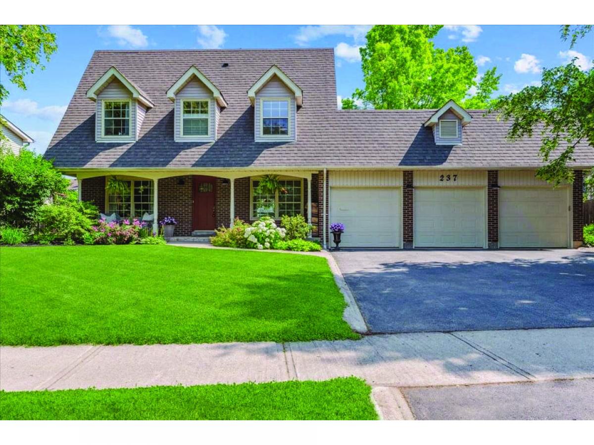 4 bedrooms House in Oakville, Canada No. 160