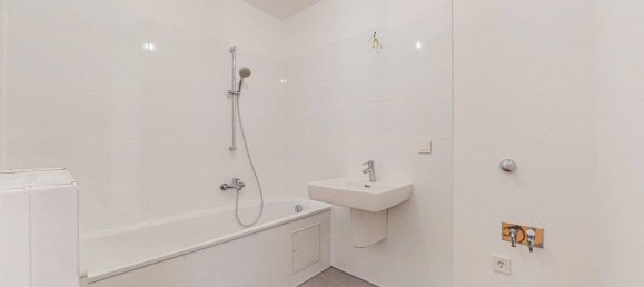 Studio in Brigittenau, Austria No. 229271 6