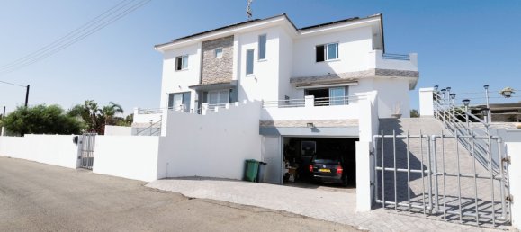 5 bedrooms Villa in Paralimni, Cyprus No. 23074 6