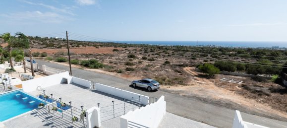 5 bedrooms Villa in Paralimni, Cyprus No. 23074 3