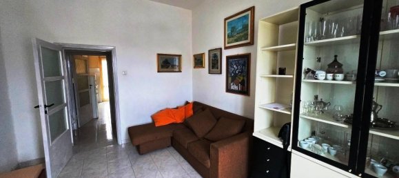 4 rooms Apartment in Livorno, Italy No. 111497 10