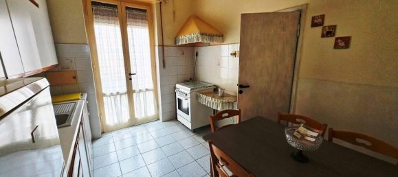 4 rooms Apartment in Livorno, Italy No. 111497 9