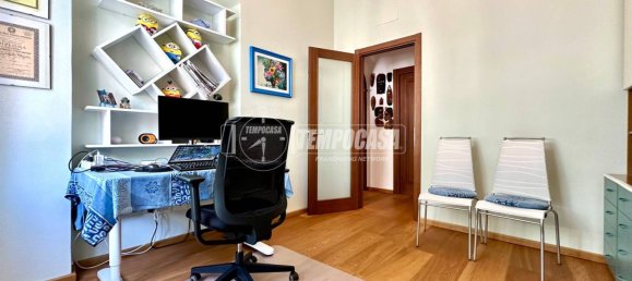 Apartamento de 4 dormitorios en Genoa, Italy No. 352413 13