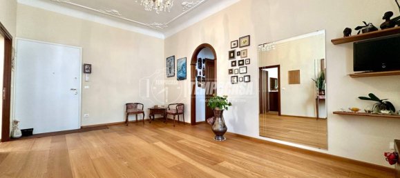 Apartamento de 4 dormitorios en Genoa, Italy No. 352413 4