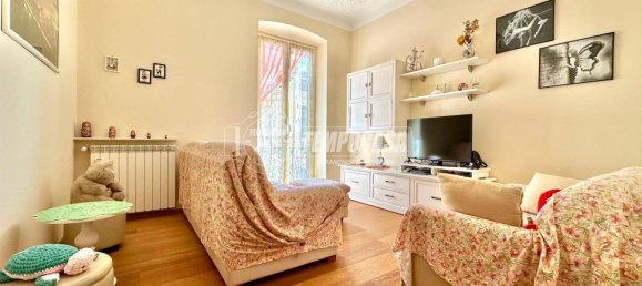 Apartamento de 4 dormitorios en Genoa, Italy No. 352413 10