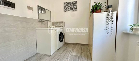Apartamento de 4 dormitorios en Genoa, Italy No. 352413 16