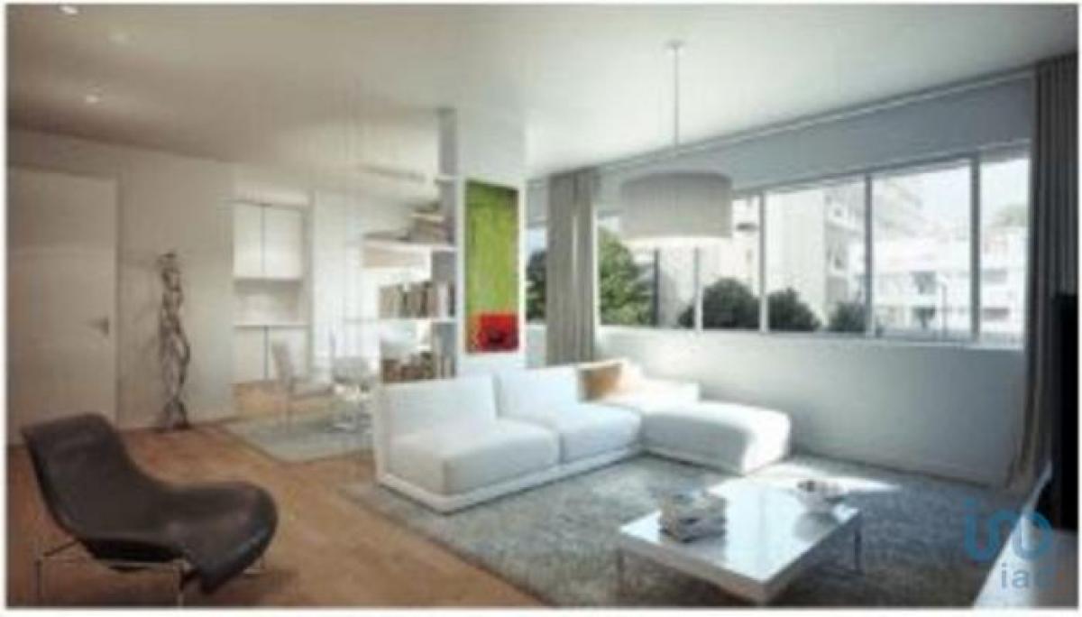 3 bedrooms Apartment in Lisbon, Portugal No. 3447