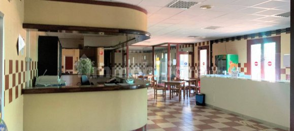 Edificio de 5 habitaciónes en Lodi, Italy No. 73779 2