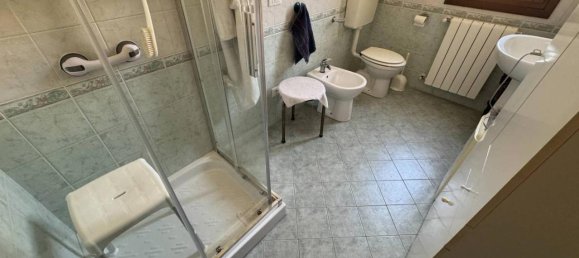 5 rooms Apartment in Mirandola, Italy No. 159717 5