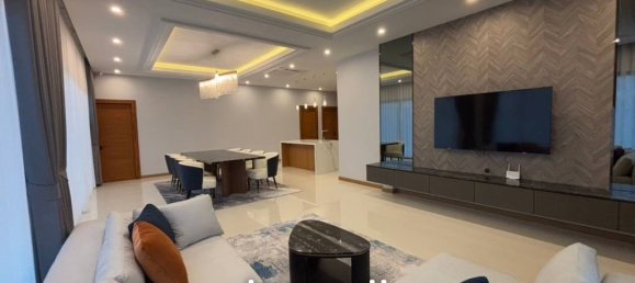 Villa de 3 dormitorios en Pattaya, Thailand No. 27139 2