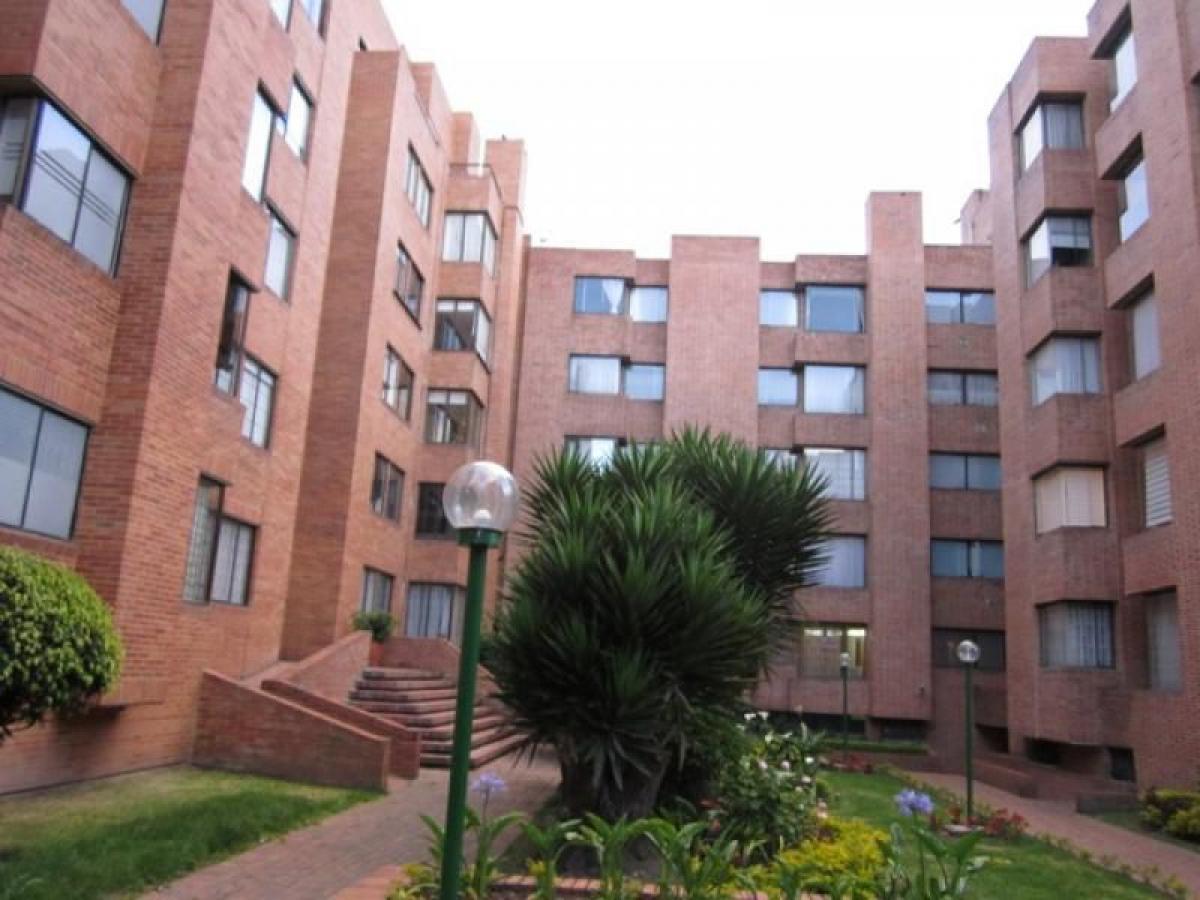 Дом с 3 спальнями в Богота, Колумбия № 10674