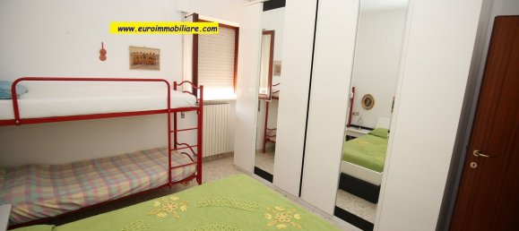 2-salle Appartement à Pineto, Italy No. 295988 27