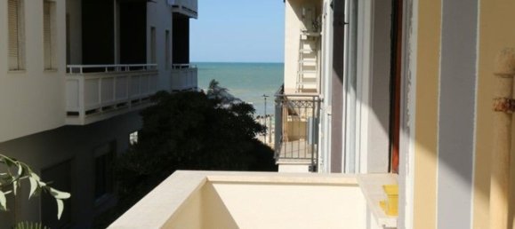 2-salle Appartement à Pineto, Italy No. 295988 16