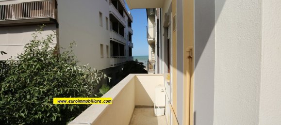 2-salle Appartement à Pineto, Italy No. 295988 5