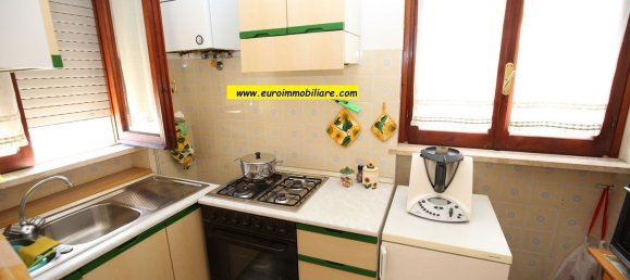 2-salle Appartement à Pineto, Italy No. 295988 23